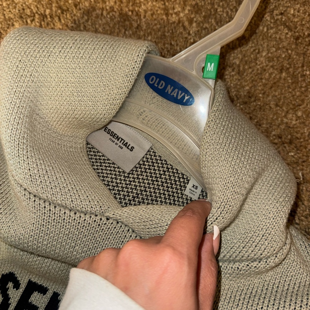 Essentials beige sweater - Picture 5 of 6